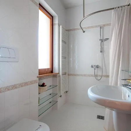 Family - Garda 3 Bedrooms Apartment